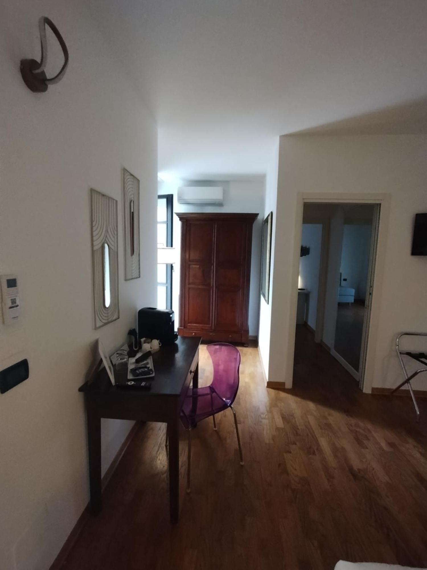 Palazzo Cusani Charming Rooms Vercelli Esterno foto