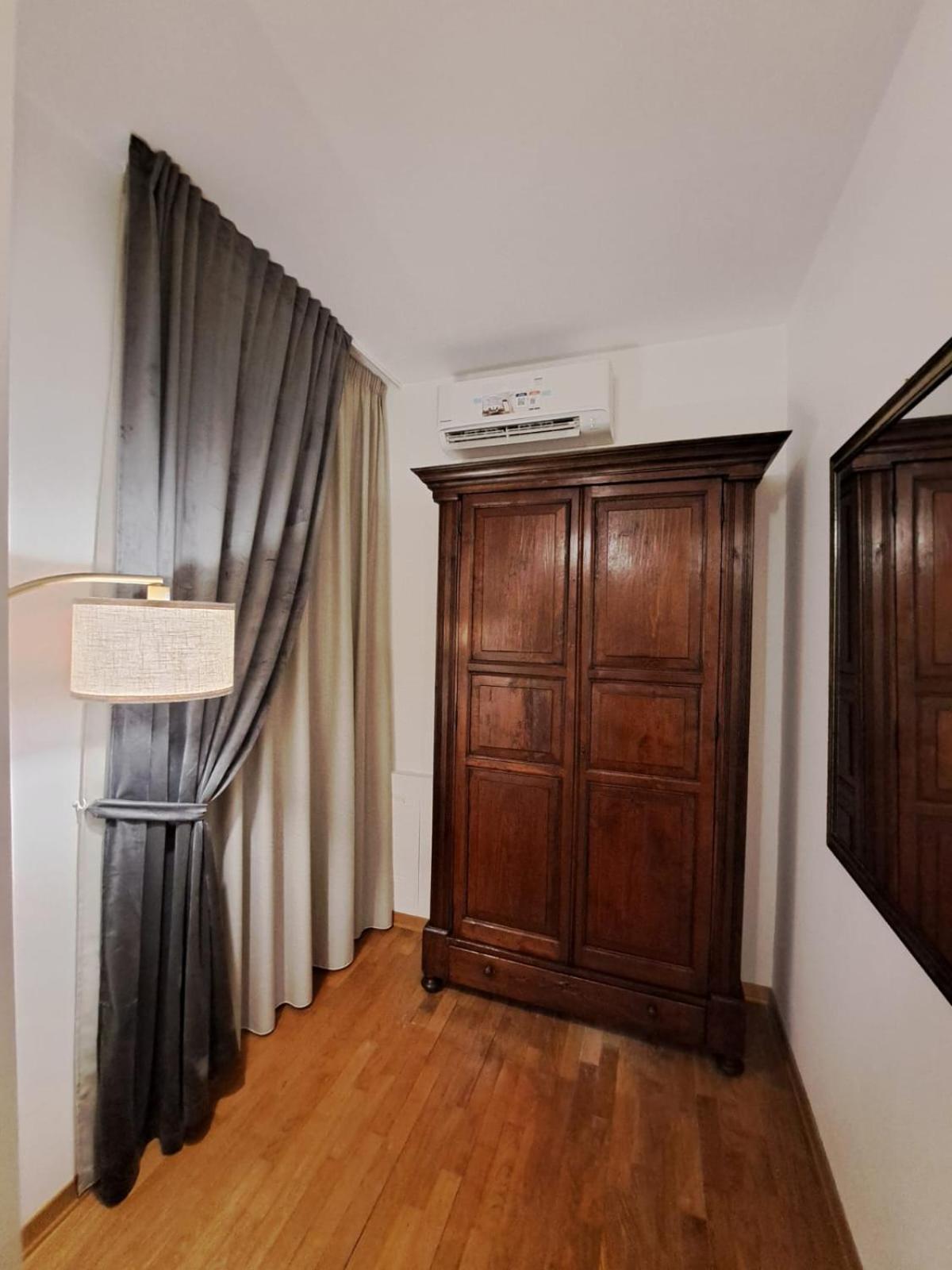 Palazzo Cusani Charming Rooms Vercelli Esterno foto